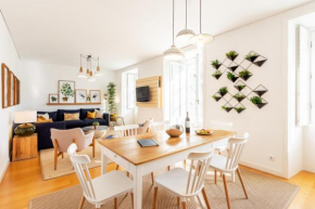 JOIVY Chiado Self Check-In 2-BR Flat with Parking